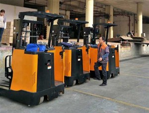 為什么選擇窄通道叉車？